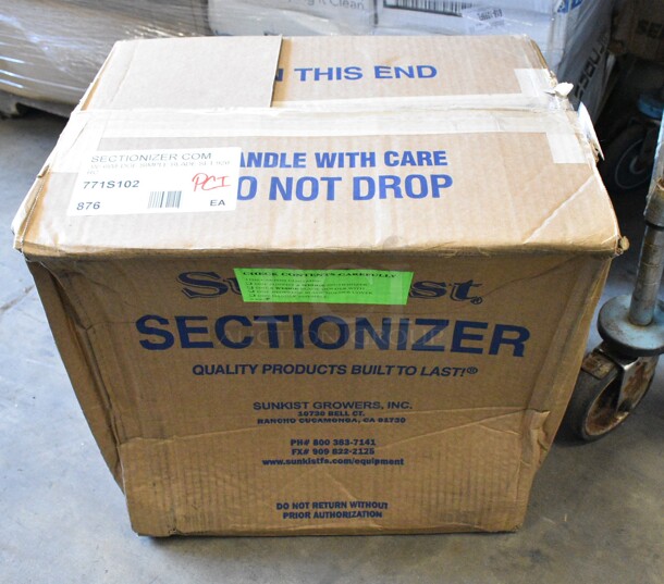 BRAND NEW SCRATCH AND DENT! 771S102 Sunkist S-102 Commercial Sectionizer with 6-Wedge Attachment - Image 3 of 4