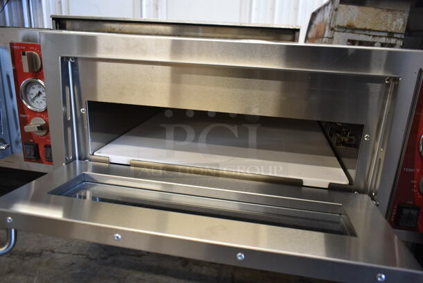 BRAND NEW SCRATCH AND DENT! Avantco 177DPO18S Stainless Steel Commercial Countertop Electric Powered Single Deck Pizza Oven w/ Cooking Stone. 120 Volts, 1 Phase. Tested and Working! - Image 3 of 4