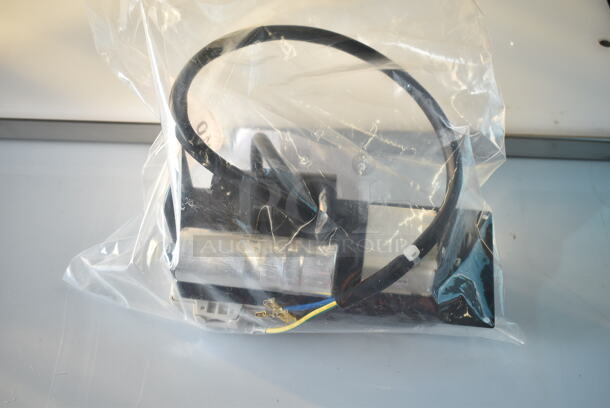 BRAND NEW SCRATCH AND DENT! Avantco 22478536 Starter for WHAC, BHAC, and BCAC Series - Image 2 of 3