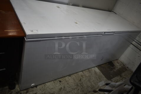 Frigidaire FFFC25M4TW Metal Chest Freezer w/ Hinge Lid. 115 Volts, 1 Phase. Tested and Powers On But Does Not Get Cold