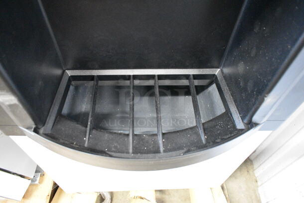 BRAND NEW SCRATCH AND DENT! 2024 Avantco 194HBN12022 22" Wide Hotel Ice Dispenser 120 lb. Capacity. 115 Volts, 1 Phase.  - Image 4 of 9