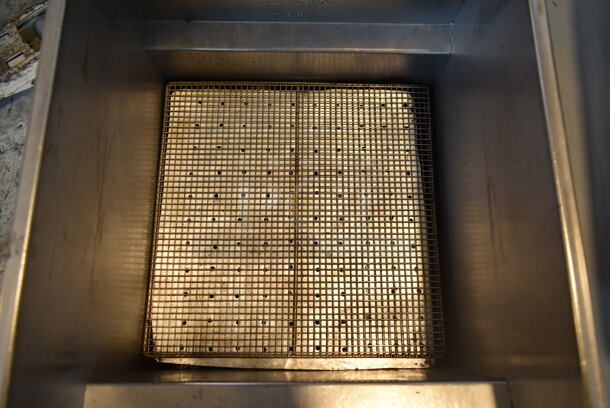 2015 Pitco Frialator 40D Stainless Steel Commercial Floor Style Natural Gas Powered Deep Fat Fryer w/ 2 Metal Fry Baskets. 115,000 BTU. - Image 8 of 8