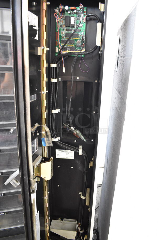 Shoppertron-Domestic 431D Metal Commercial Vending Machine. Lock Was Removed; No Key. Does Not Have Compressor - Image 3 of 5