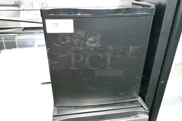 RSD-16H Mini Cooler. 115 Volts, 1 Phase. Tested and Powers On But Does Not Get Cold - Image 1 of 5