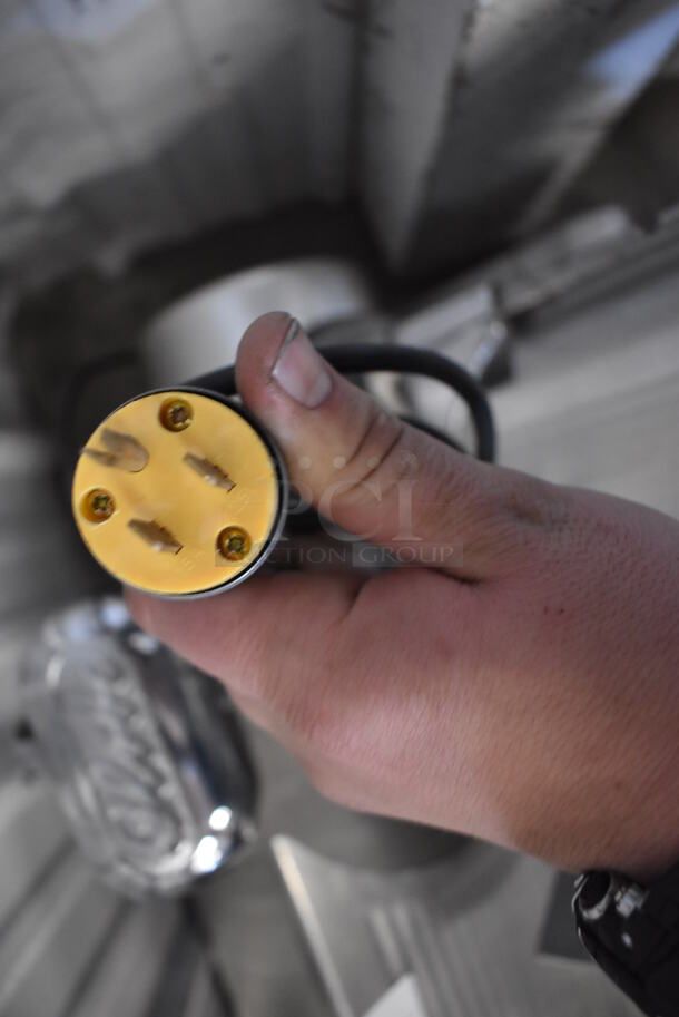 Globe Stainless Steel Commercial Countertop Automatic Meat Slicer w/ Blade Sharpener. 115 Volts, 1 Phase. Tested and Does Not Power On - Image 6 of 6