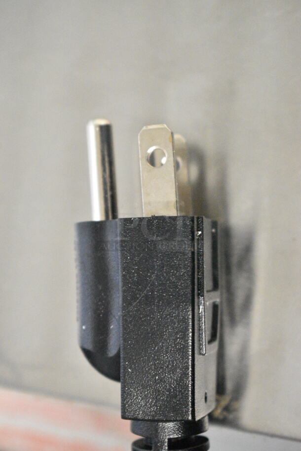 BRAND NEW SCRATCH AND DENT! Cooking Performance Group CPG FGC-100-DDN Deep Depth Single Deck Full Size Natural Gas Convection Oven. 60,000 BTU. Does Not Have Legs.  - Image 5 of 5