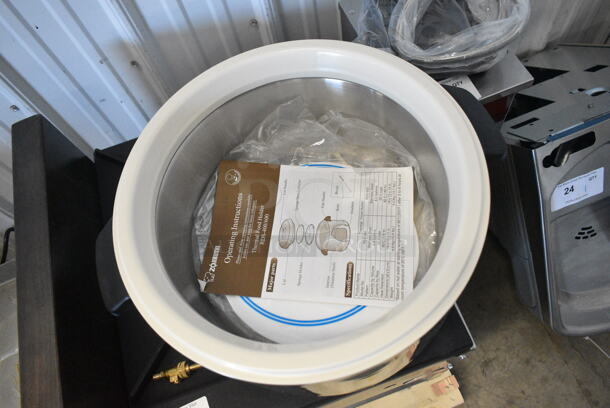 BRAND NEW SCRATCH AND DENT! Zojirushi  RDS-400 17 Cup (Cooked) Stainless Steel Sushi Rice Container - Image 4 of 7