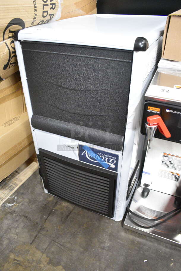 BRAND NEW SCRATCH AND DENT! 2024 Avantco 194UCB77A Stainless Steel Commercial Undercounter Bullet Ice Machine - 96 lb. 115 Volts, 1 Phase.  - Image 3 of 7