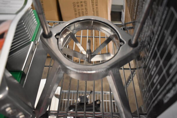 BRAND NEW SCRATCH AND DENT! Choice 4076WDG Metal Commercial Countertop Fruit and Vegetable Wedger. - Image 3 of 4