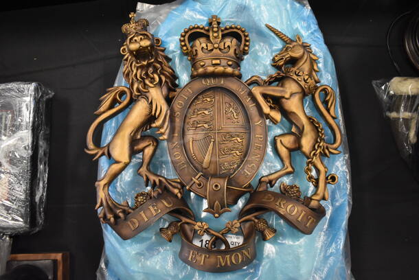 Design Toscano DB383103 Royal Coat of Arms of Great Britain Wall Sculpture.