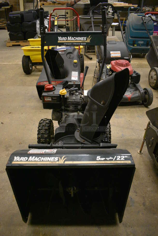 MTD Yard Machine 31AS611D062 Snow Blower (CSS) - Image 1 of 9
