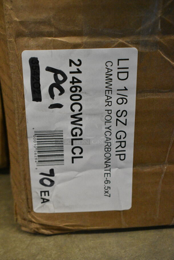 2 BRAND NEW SCRATCH AND DENT! Items Including 6 1097902 Carlisle 22 Qt. White Round Polyethylene Food Storage Container with Blue Graduations and 70 21460CWGLCL Cambro 60CWGL135 Camwear 1/6 Size Clear Polycarbonate GripLid. 2 Times Your Bid!  - Image 4 of 4