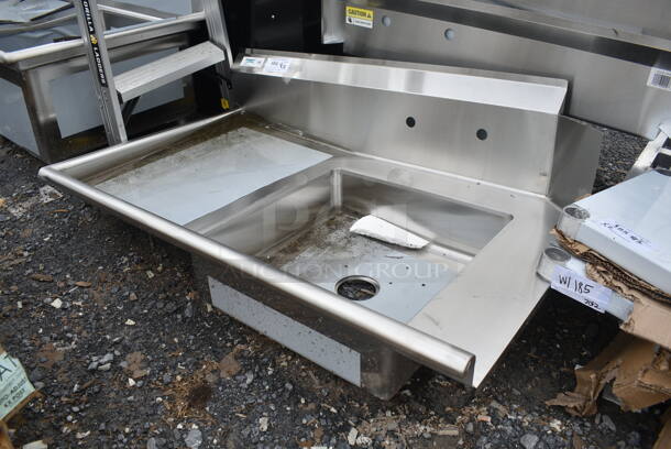 BRAND NEW SCRATCH AND DENT! Regency 600DDT48L 16 Gauge 4' Soiled / Dirty Dish Table - Left Drainboard. No Legs. - Image 2 of 6