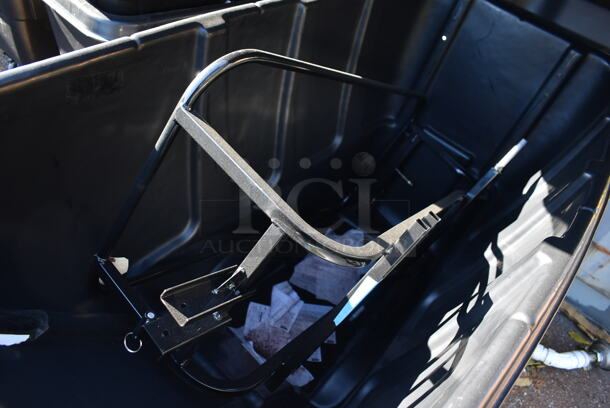 BRAND NEW SCRATCH AND DENT! Rubbermaid Black Poly Bin w/ Lid on Commercial Casters.  - Image 4 of 4