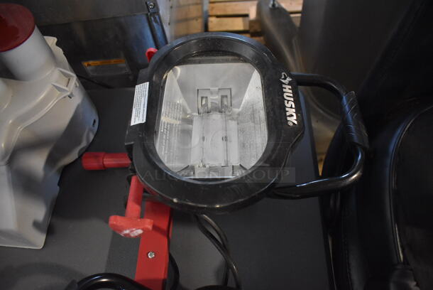 Husky Light Fixture. 26x16x9 - Image 3 of 4