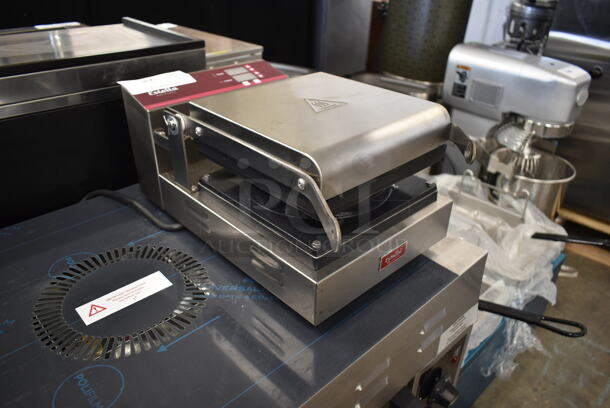 BRAND NEW SCRATCH AND DENT! Estella 348WBMP1A Stainless Steel Commercial Countertop Belgian Waffle Maker. 120 Volts, 1 Phase. Tested and Working! - Image 3 of 6