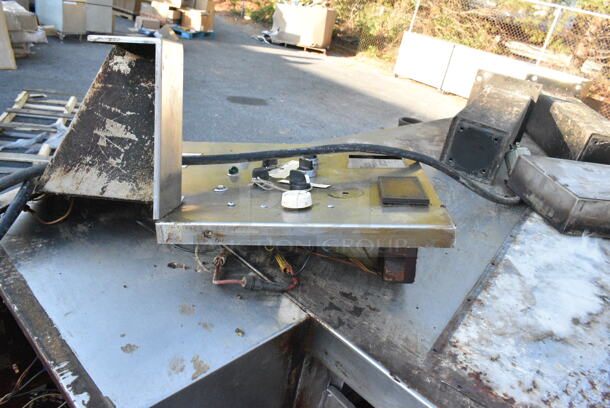 2 Blodgett MG-32 Stainless Steel Commercial Natural Gas Powered Conveyor Pizza Ovens. 150,000 BTU. 2 Times Your Bid.  - Image 8 of 12