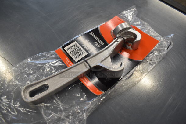 BRAND NEW! Winware Metal Pail Opener. 8.5x1.5x3 - Image 1 of 4