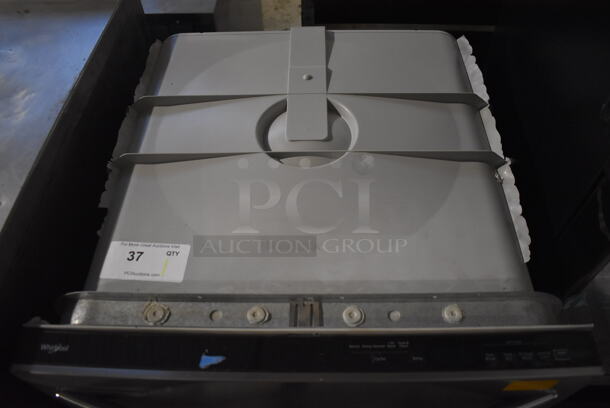 BRAND NEW SCRATCH AND DENT! Whirlpool WDT705PAKZ 0 Chrome Finish Undercounter Dishwasher. 24x26x34 - Image 6 of 9