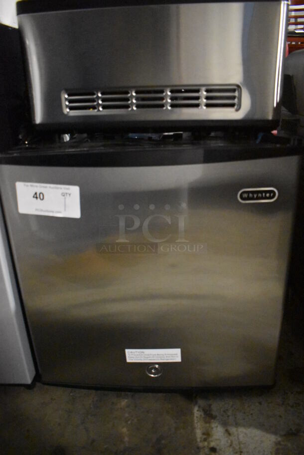 BRAND NEW SCRATCH AND DENT! Whynter CUF-112SS Metal Mini Freezer. 115 Volts, 1 Phase. 18.5x17x19.5. Tested and Working! - Image 2 of 6