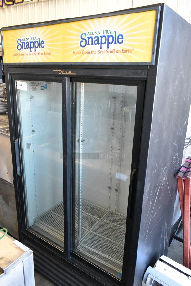 True GDM-37-LD ENERGY STAR Metal Commercial 2 Door Reach In Cooler Merchandiser w/ Poly Coated Racks. 115 Volts, 1 Phase. Tested and Working! - Image 2 of 7