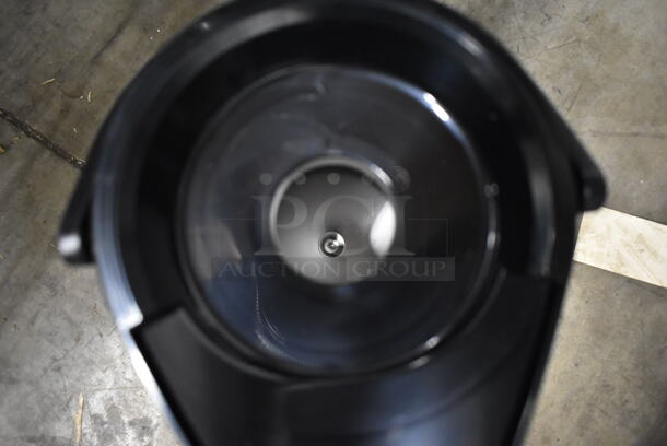 2 BRAND NEW SCRATCH AND DENT! Bunn 234367250000 Stainless Steel Air Pots. 2 Times Your Bid! - Image 5 of 7