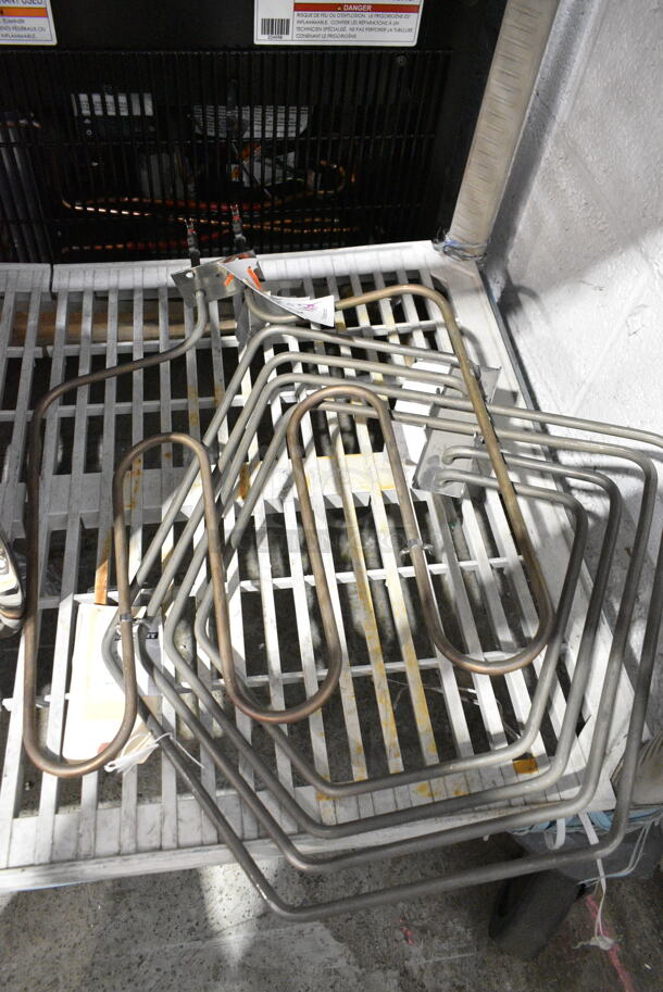 2 BRAND NEW SCRATCH AND DENT! Items Including HPM003114K Moffat M003114K Element Bottom and HPM015360 Moffat M015360 Element Assy-208v. 2 Times Your Bid!  - Image 1 of 6