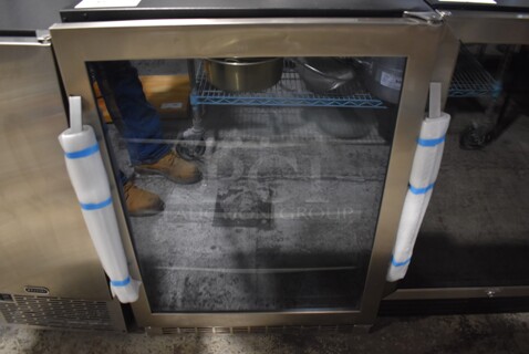BRAND NEW SCRATCH AND DENT! Danby DBC162BLSST Metal Mini Wine Chiller Merchandiser. 115 Volts, 1 Phase. 24x25x34. Tested and Working!