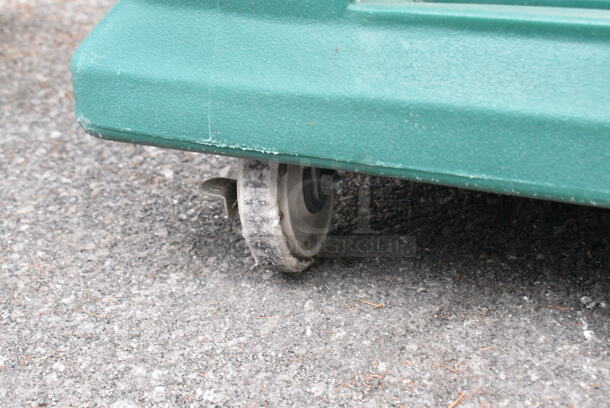 Cambro Green Poly Portable Buffet Station w/ Sneeze Guard on Commercial Casters.  - Image 6 of 6