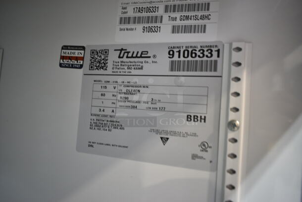 2017 True GDM-41SL-48-HC-LD Metal Commercial 2 Door Reach In Cooler Merchandiser w/ Poly Coated Racks. 115 Volts, 1 Phase. Tested and Working! - Image 5 of 5