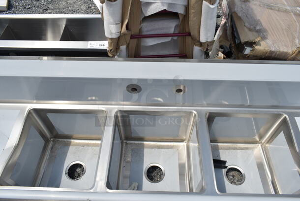 BRAND NEW SCRATCH AND DENT! Regency 600S31515215 79" 16-Gauge Stainless Steel Three Compartment Commercial Sink with Galvanized Steel Legs and 2 Drainboards - 15" x 15" x 12" Bowls. No Legs.  - Image 4 of 5