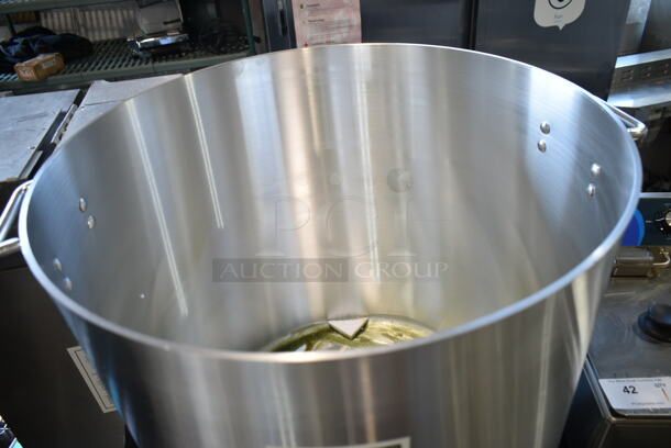 BRAND NEW SCRATCH AND DENT! Choice 471SP160QTHD 160 Qt. Heavy Weight Aluminum Stock Pot - Image 3 of 5