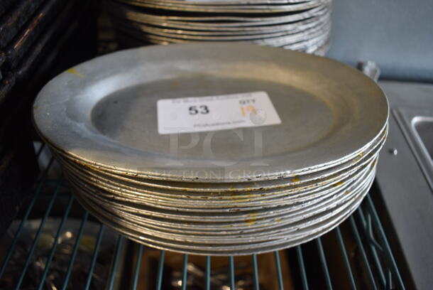 19 Metal Oval Plates. 11.5x8x1. 19 Times Your Bid!