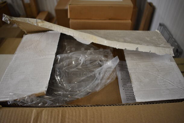 4 BRAND NEW IN BOX! Update SSP-4 Stainless Steel 4.5 Quart Sauce Pot w/ Lid. 16x8.5x5. 4 Times Your Bid! - Image 3 of 5