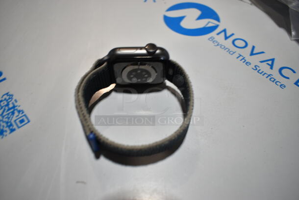 NEW Apple iWatch 40mm. Unit Does Not Power On and Will Not Charge.  - Image 2 of 7