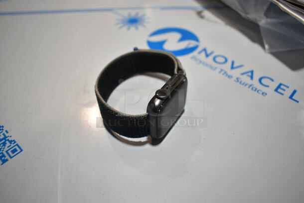 NEW Apple iWatch 40mm. Unit Does Not Power On and Will Not Charge.  - Image 3 of 7