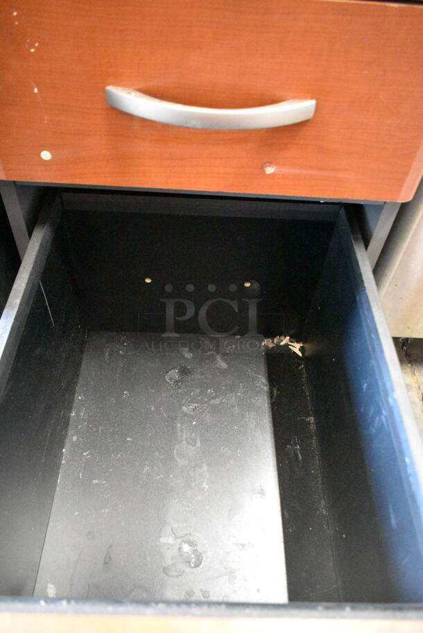 Wood Pattern 3 Drawer Filing Cabinet.  - Image 4 of 4