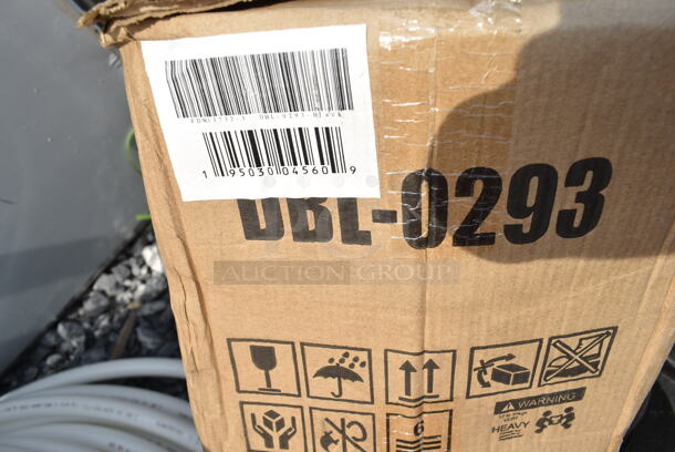 BRAND NEW SCRATCH AND DENT! Lot of Various Items Including DBL-0293 Dumbbell Plates - Image 5 of 5