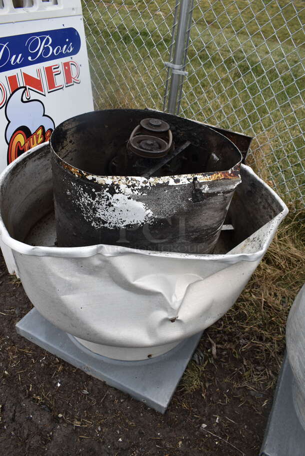 Metal Commercial Mushroom Rooftop Exhaust Fan. 36x36x32 - Image 2 of 4