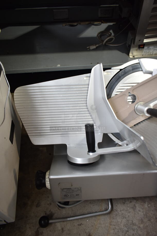 Bizerba SE 12 US Stainless Steel Commercial Countertop Meat Slicer. 120 Volts, 1 Phase. Tested and Working! - Image 3 of 5