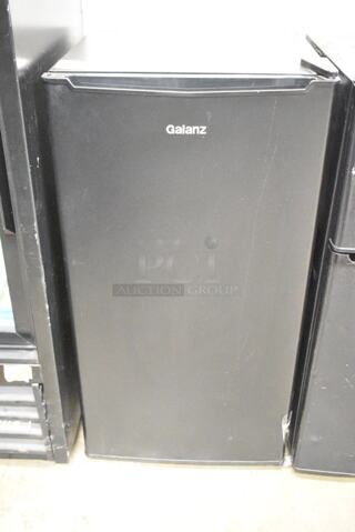 Galanz GLR33MBKE02 Mini Cooler. 115 Volts, 1 Phase. Tested and Powers On But Does Not Get Cold