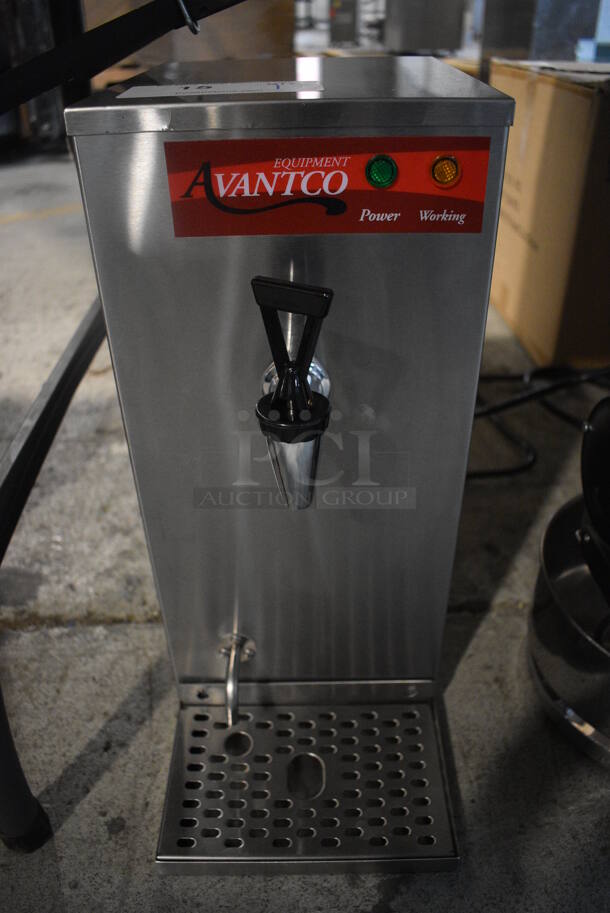 BRAND NEW SCRATCH AND DENT! Avantco 177HWD15G Stainless Steel Commercial Countertop 1.5 Gallon Hot Water Dispenser. 120 Volts, 1 Phase. 8x15x18. Tested and Working!
