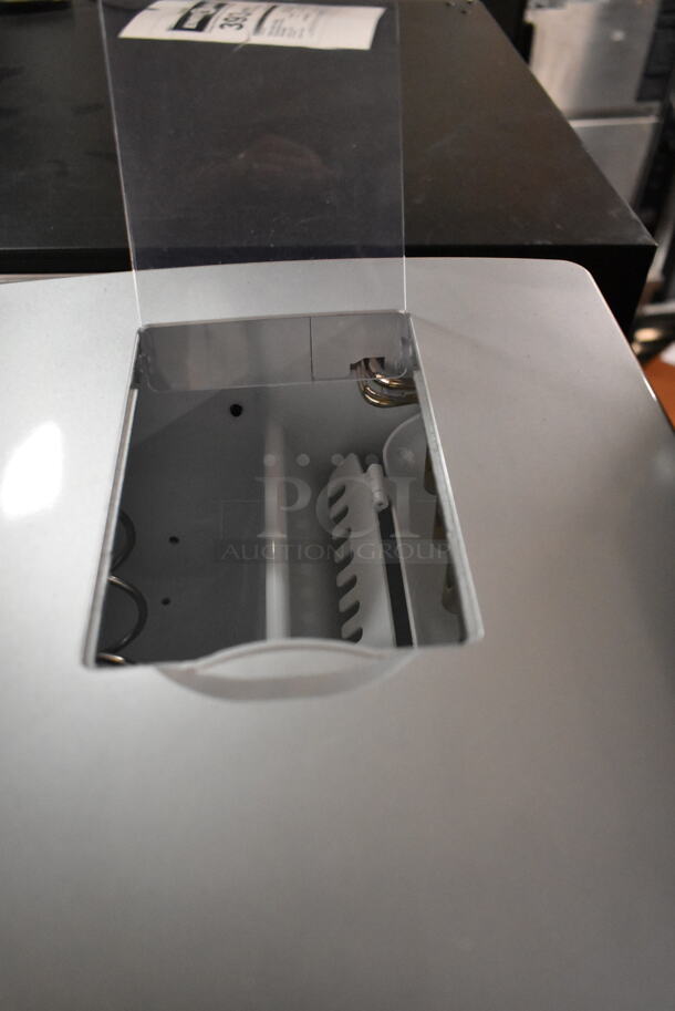 BRAND NEW SCRATCH AND DENT! Whynter IDC-221SC Countertop Direct Connection 26lb per day Ice Maker and Water Dispenser – Silver. 115 Volts, 1 Phase. Tested and Working! - Image 4 of 6