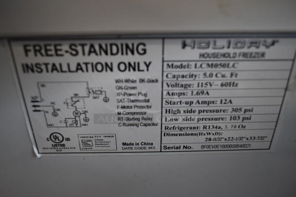 Holiday LCM050LC Metal Chest Freezer. 115 Volts, 1 Phase. Tested and Working! - Image 6 of 9