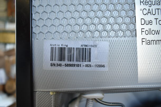 BRAND NEW SCRATCH AND DENT! Arctic King AFRMO16AEB Metal 1.6 Cubic Foot Mini Cooler. 115 Volts, 1 Phase. Tested and Working! - Image 5 of 5