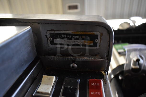 Blodgett Zephaire Stainless Steel Commercial Full Size Convection Oven w/ View Through Doors and Thermostatic Controls.  - Image 6 of 7