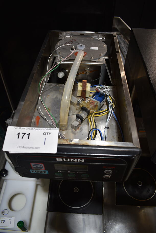 Bunn ITCB-DV Stainless Steel Commercial Countertop Iced Tea Machine. 120 Volts, 1 Phase.  - Image 2 of 5