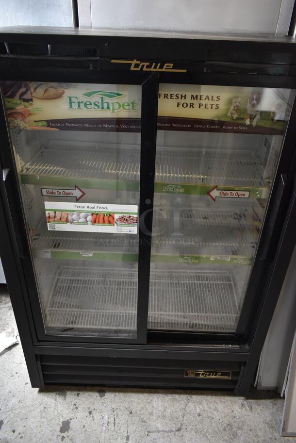 True GDM-33SSL-54 Metal Commercial 2 Door Reach In Cooler Merchandiser w/ Poly Coated Racks. 115 Volts, 1 Phase. Tested and Working! - Image 2 of 7