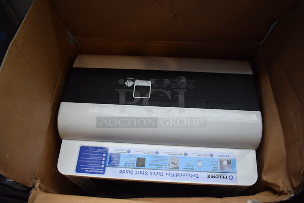 IN ORIGINAL BOX! Pelonis PAD40C1AWT ENERGY STAR 40 Pint Dehumidifier. 120 Volts, 1 Phase. 15x10.5x19 - Image 2 of 4