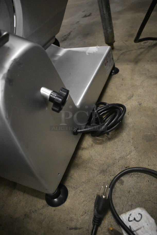 Avantco Stainless Steel Commercial Countertop Meat Slicer w/ Blade Sharpener. 110 Volts, 1 Phase. 23x19x17. Tested and Working! - Image 5 of 6